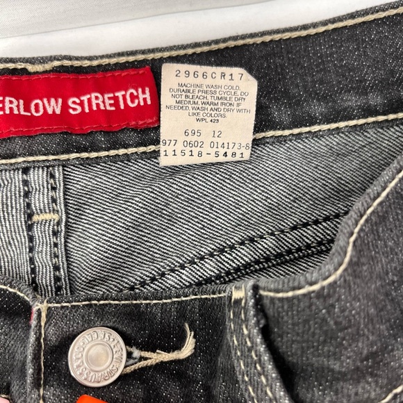 Levi's 518‎ Women's Dark Indigo Boot Cut Jeans - Picture 6 of 7